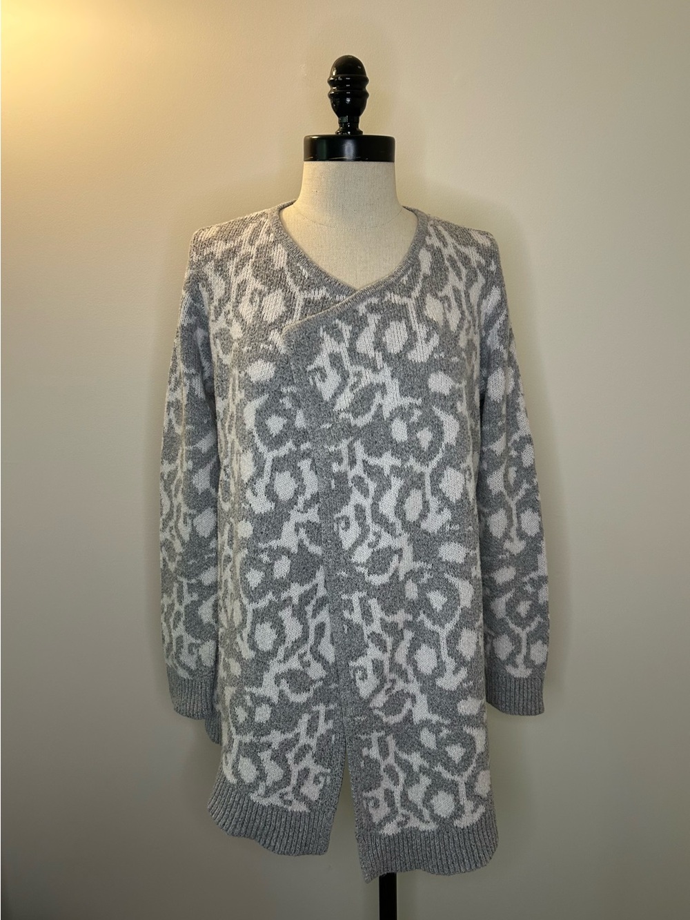 Ann Taylor LOFT Gray White Animal Print Open-Front Cardigan Sweater Womens M